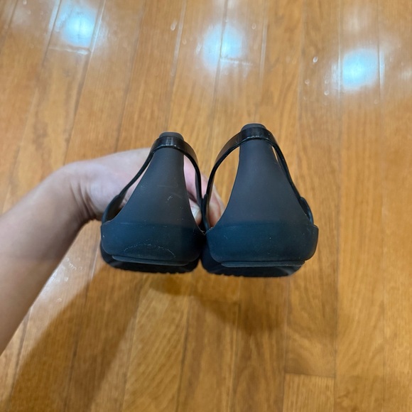 Crocs Isabella Huarache Jelly Sandals Flats Womens 7 Black 202463-001 Peep Toe - Picture 6 of 8